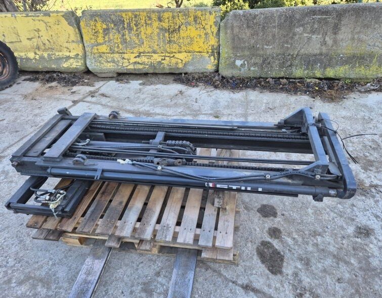 STILL MASTIL TRIPLEX